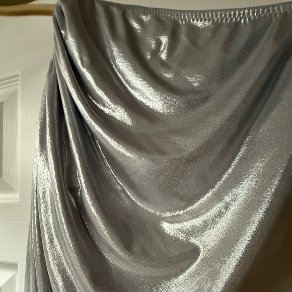 One shoulder metallic top - Picture 4 of 4